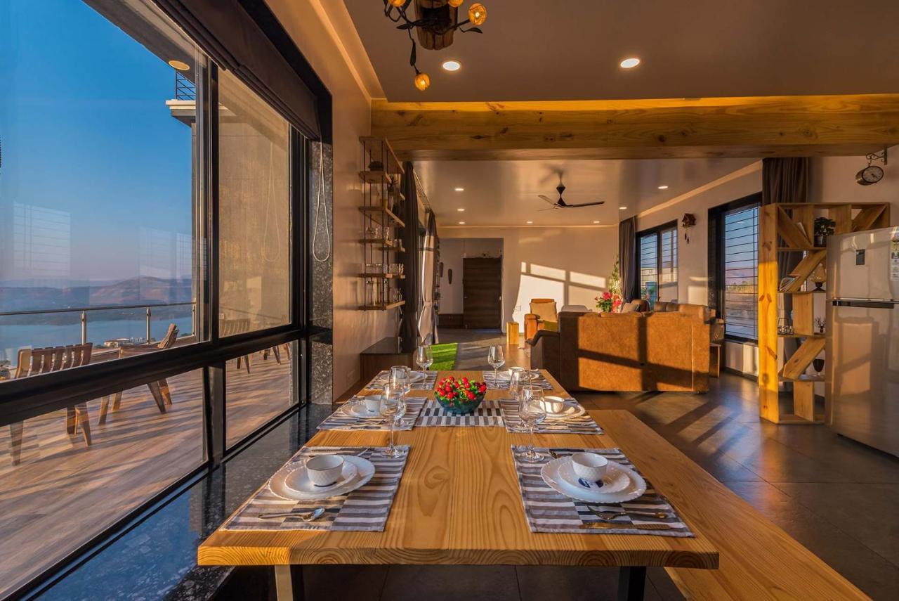 Eyes On The Lake By Stayvista - A Hillside Villa With A Captivating View Of The River Pune Dış mekan fotoğraf