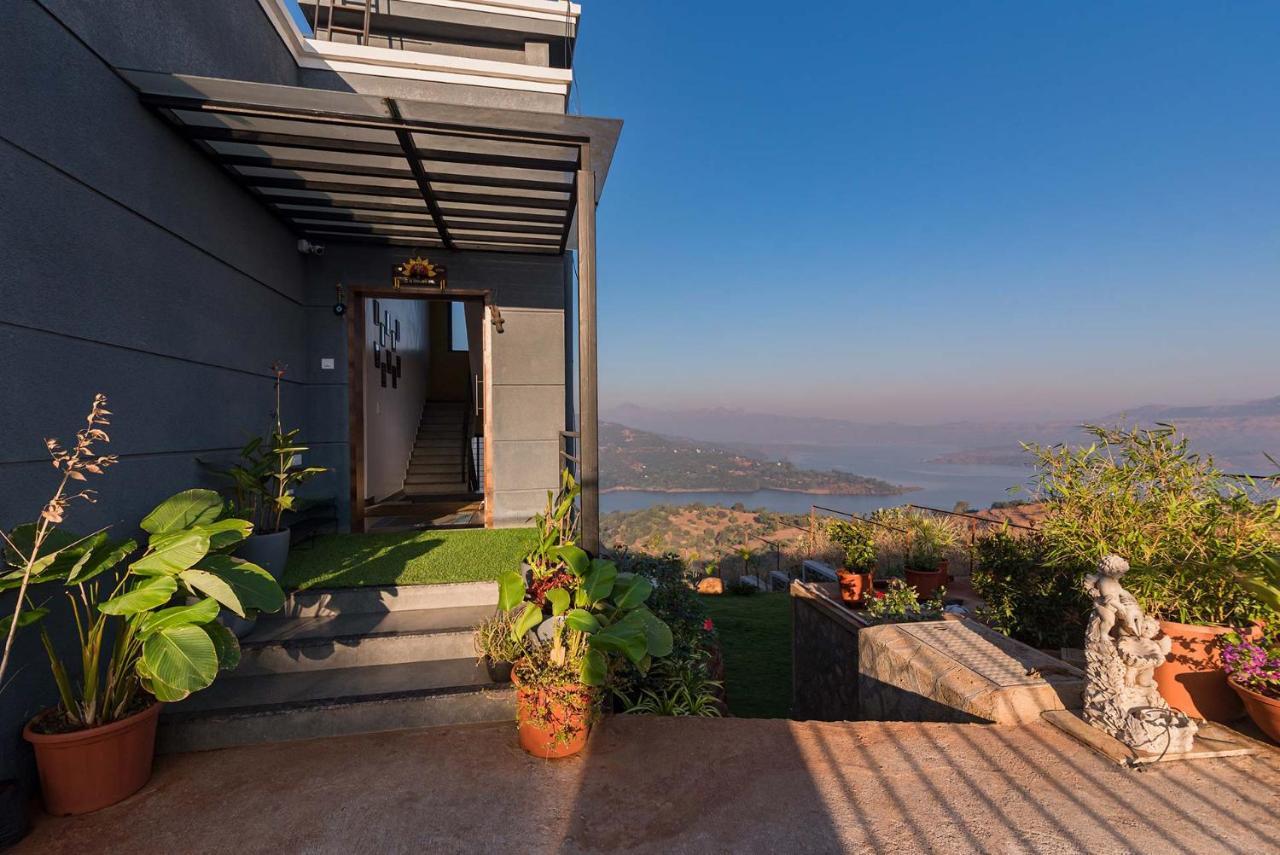 Eyes On The Lake By Stayvista - A Hillside Villa With A Captivating View Of The River Pune Dış mekan fotoğraf
