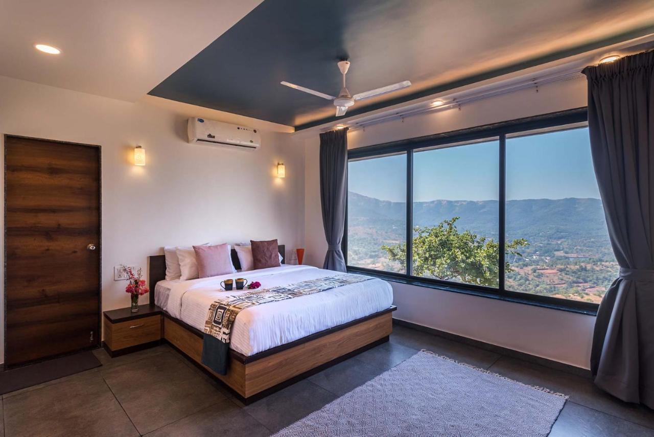 Eyes On The Lake By Stayvista - A Hillside Villa With A Captivating View Of The River Pune Dış mekan fotoğraf