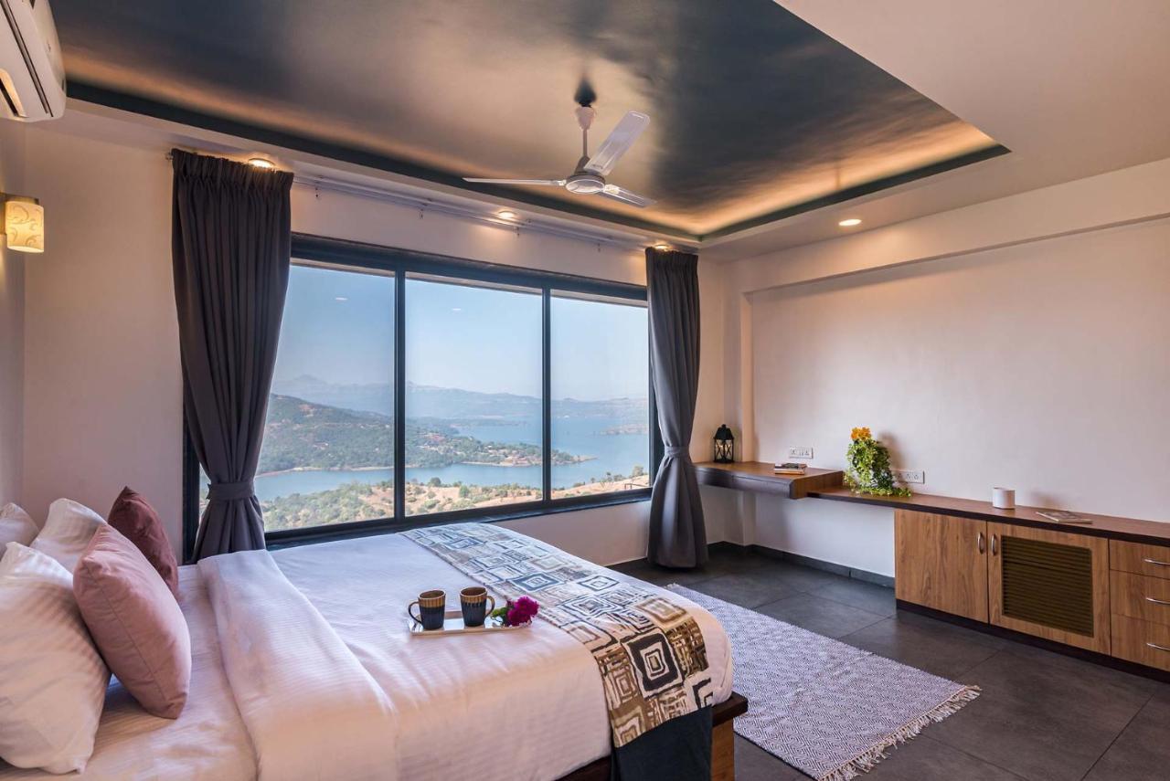 Eyes On The Lake By Stayvista - A Hillside Villa With A Captivating View Of The River Pune Dış mekan fotoğraf